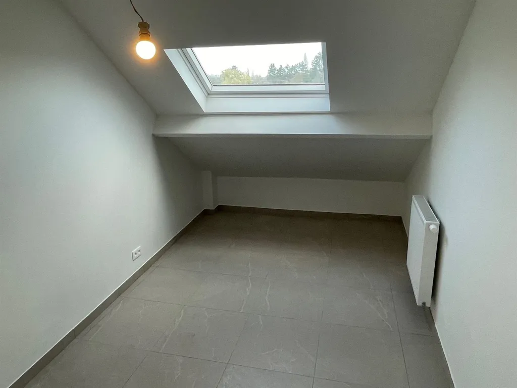 Pièces - Appartement Neuf 3 Chambres avec Bureau à Proximité des Commodités