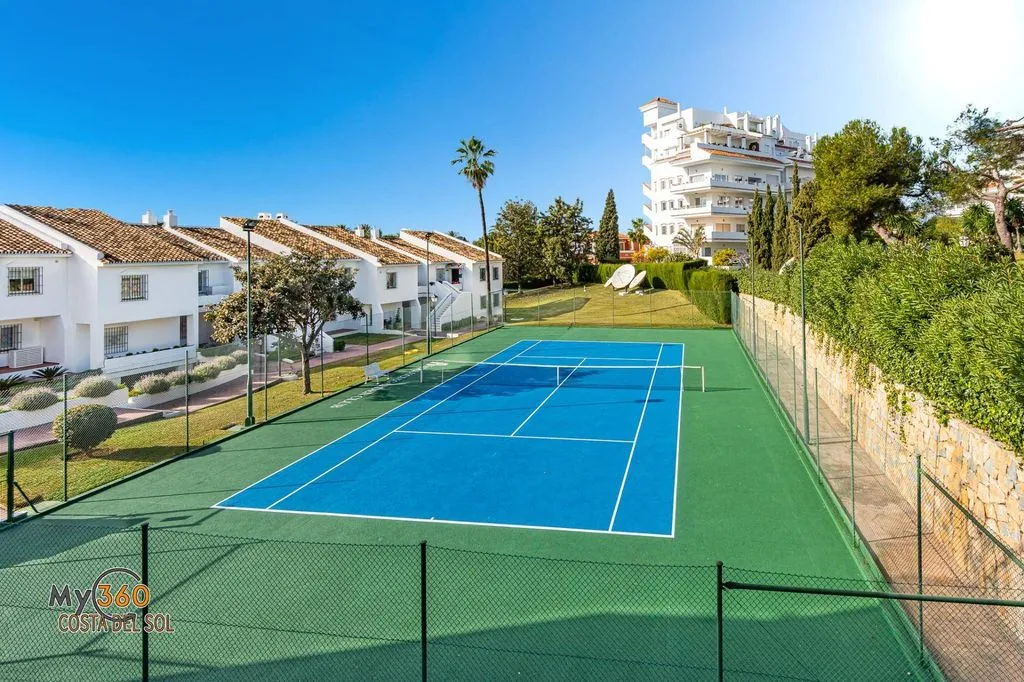 Extérieur - Apartment with Pool in Nueva Andalucía