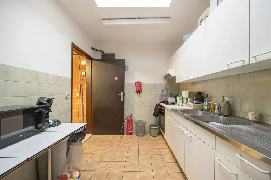 Cuisine - Pavillon commercial avec vue sur KLINA à Brasschaat
