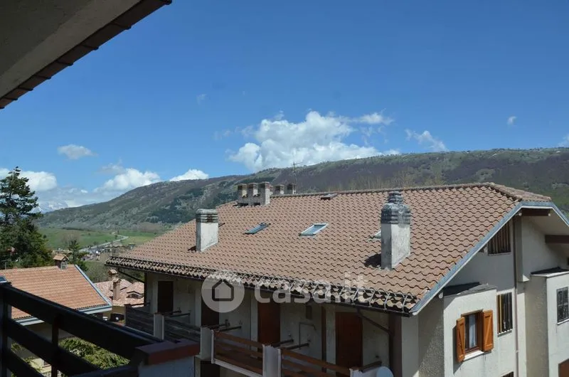 Rõdu - Three-Bedroom Apartment with Balconies in Ovindoli