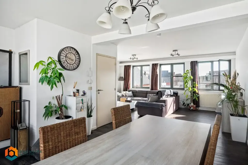 Söögituba - Mixed-Use Property with Duplex in Putte Centre