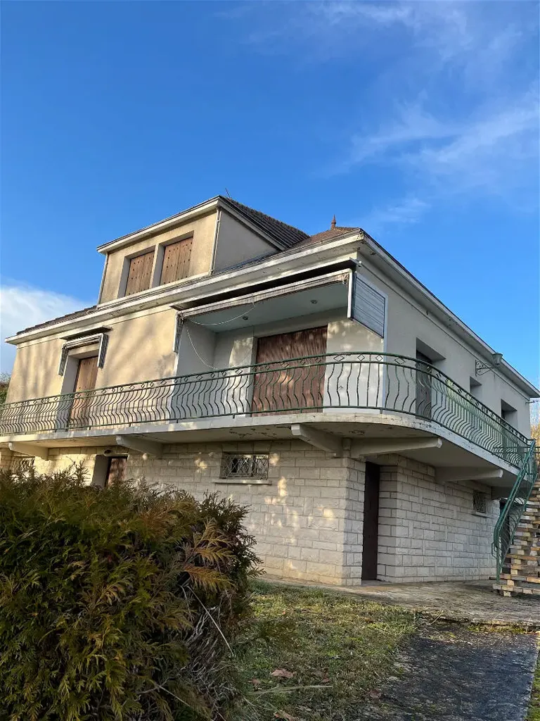 Extérieur - Maison des Années 60 avec Vue Panoramique à Montmorillon