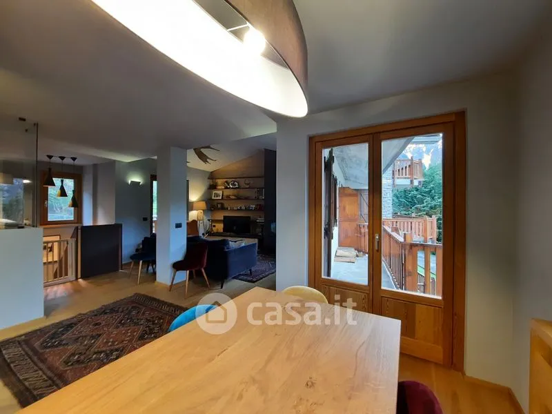 Söögituba - Panoramic Apartment with Balcony in Courmayeur