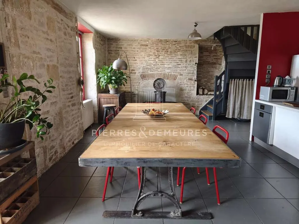 Salle à manger - Maison 8 pièces à Bengy-Sur-Craon