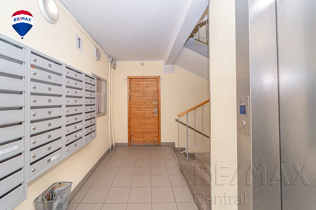 hallway_entrance