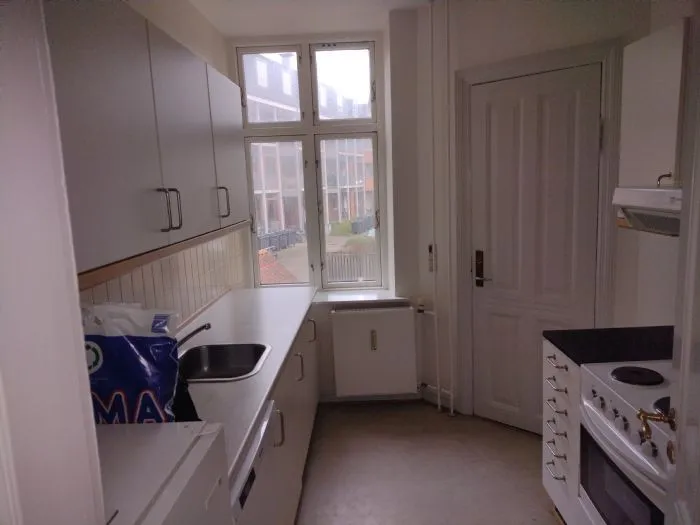 Cuisine - Renovated Flat with Balcony in Odense C