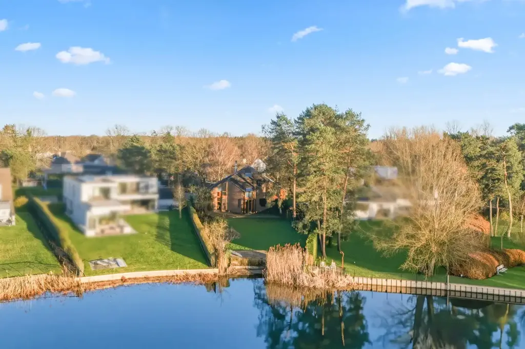 Vista aerea - Architectural House with Water View in Keerbergen