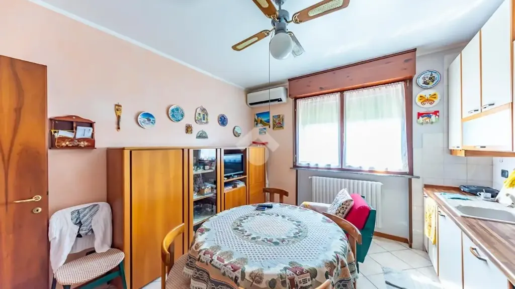 Sala da pranzo - Trilocale with Balcony in Lainate