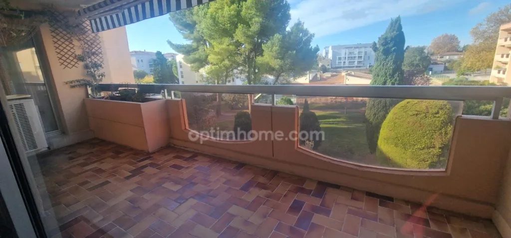 Balcony - Charming Triplex with Garden View in Residence L'Étoile