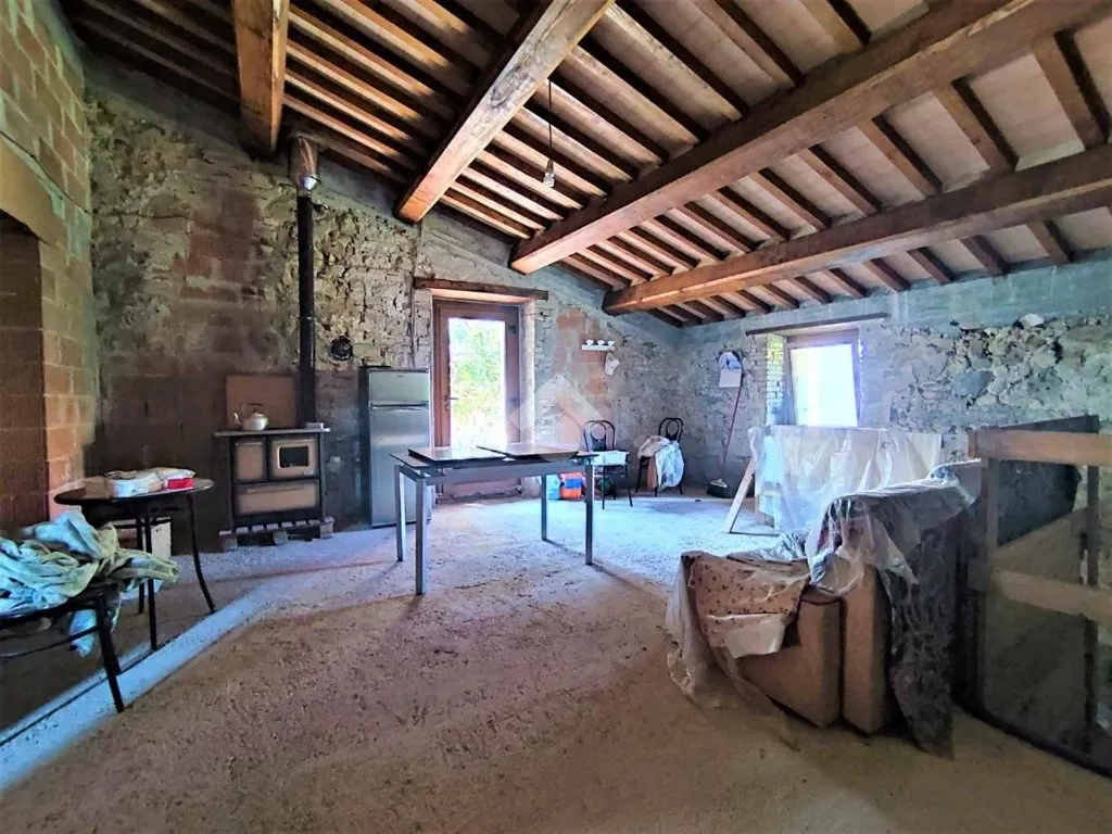 Pièces - Rustic Stone Cottage with Garden in Pianello