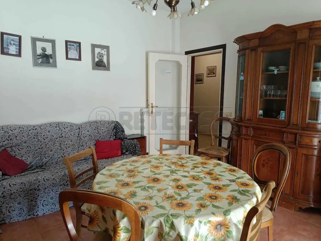 Salle à manger - Rear-Facing Apartment with Terrace in Ladispoli
