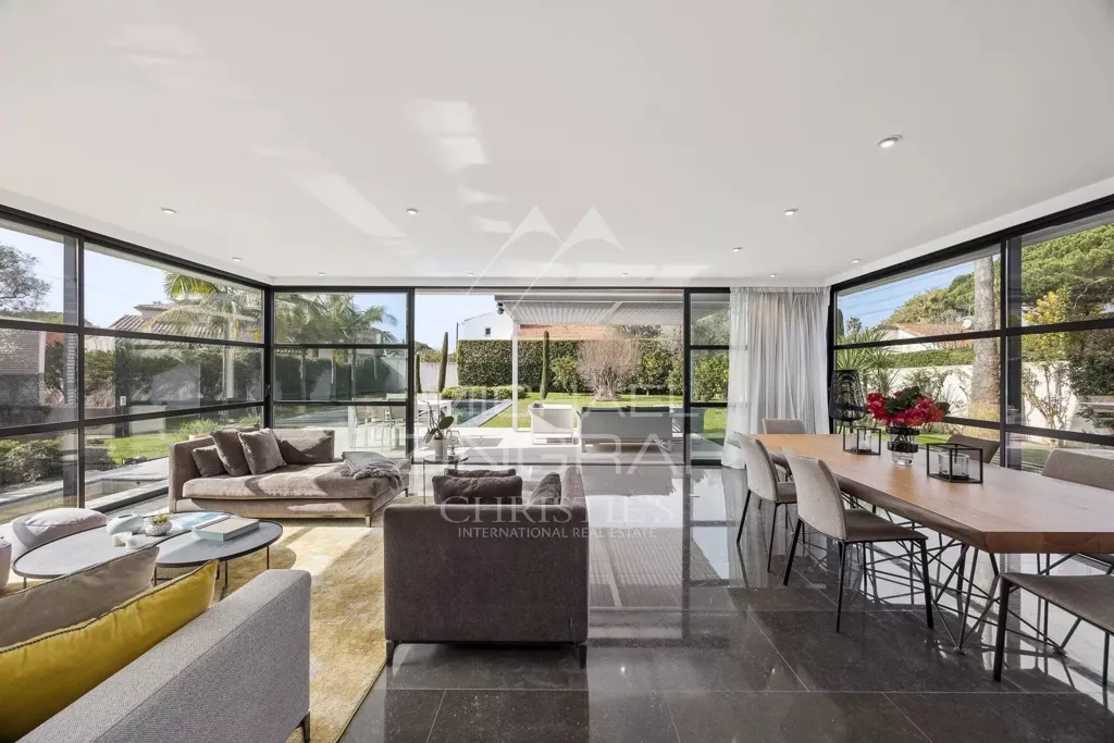 Séjour - Villa Contemporaine avec Piscine à Cap d'Antibes Ouest