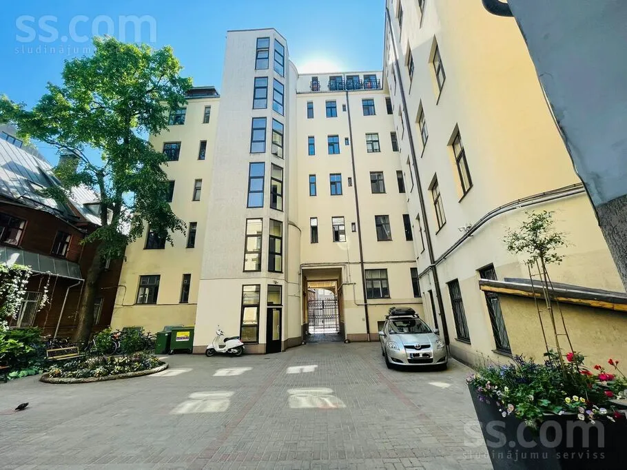 Giardino - Studio Apartment for Office Use in Riga Centre