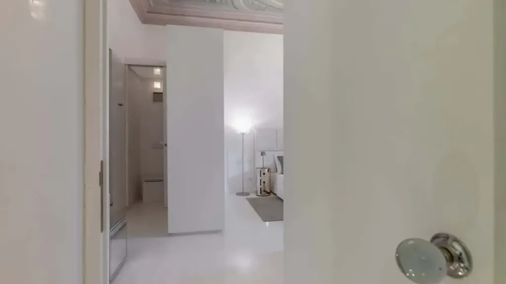 Bathrooms - Renaissance-Style Apartment with Terrace in Florence