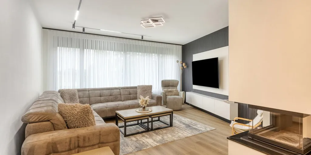 Living Room - Mixed-Use Property with Garden in Broechem