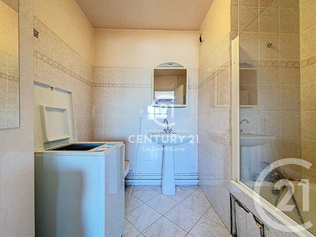 Salles de bain - Appartement 5 Pièces avec Balcon Vue sur Fourvière à Lyon 9e
