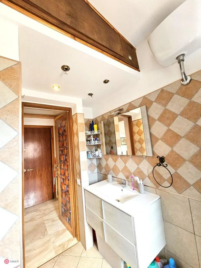 Salles de bain - Rustic Attico with Terrazzo in Ciampino