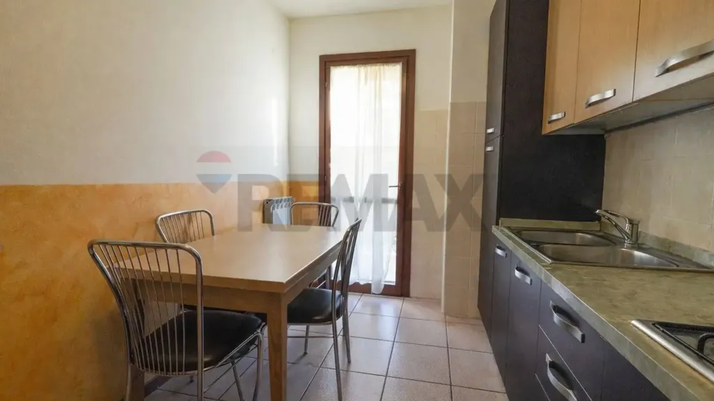 Salle à manger - Apartment with Balcony in Terno D'Isola