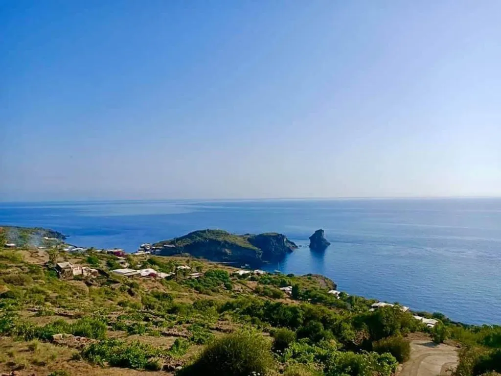 Aed - Exclusive Cottage with Sea View in Pantelleria