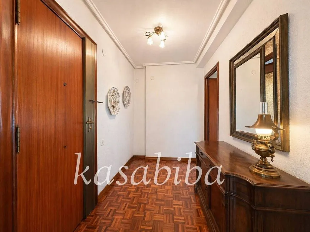 Entrée - Apartment with Large Terrace in Estramurs