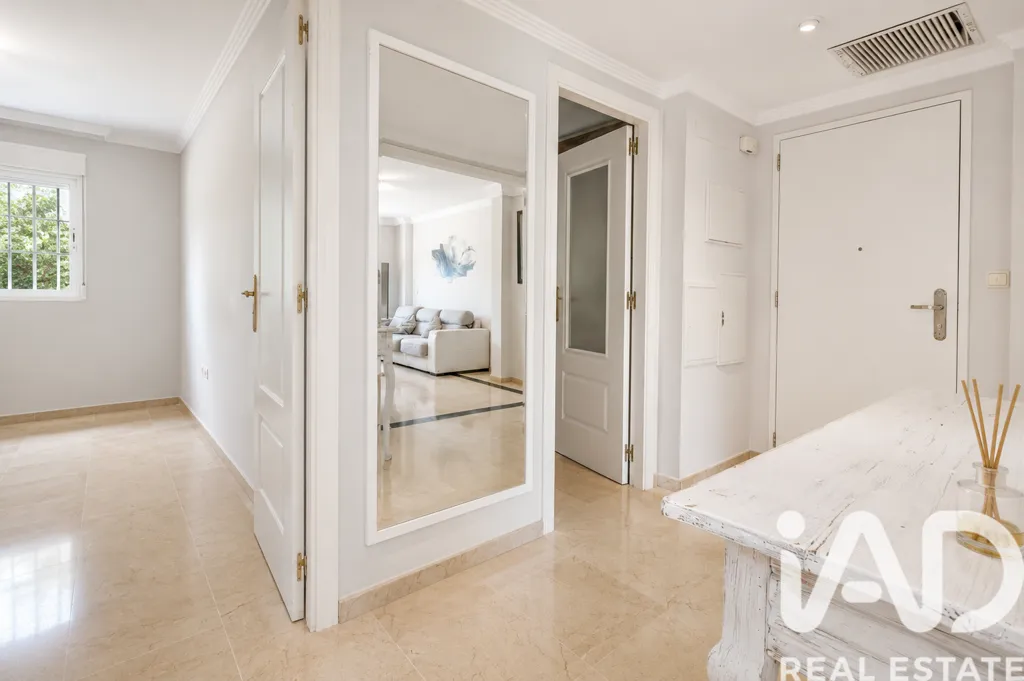 Entrée - 2-Bed Apartment with South Terrace in Río Real Golf, Marbella