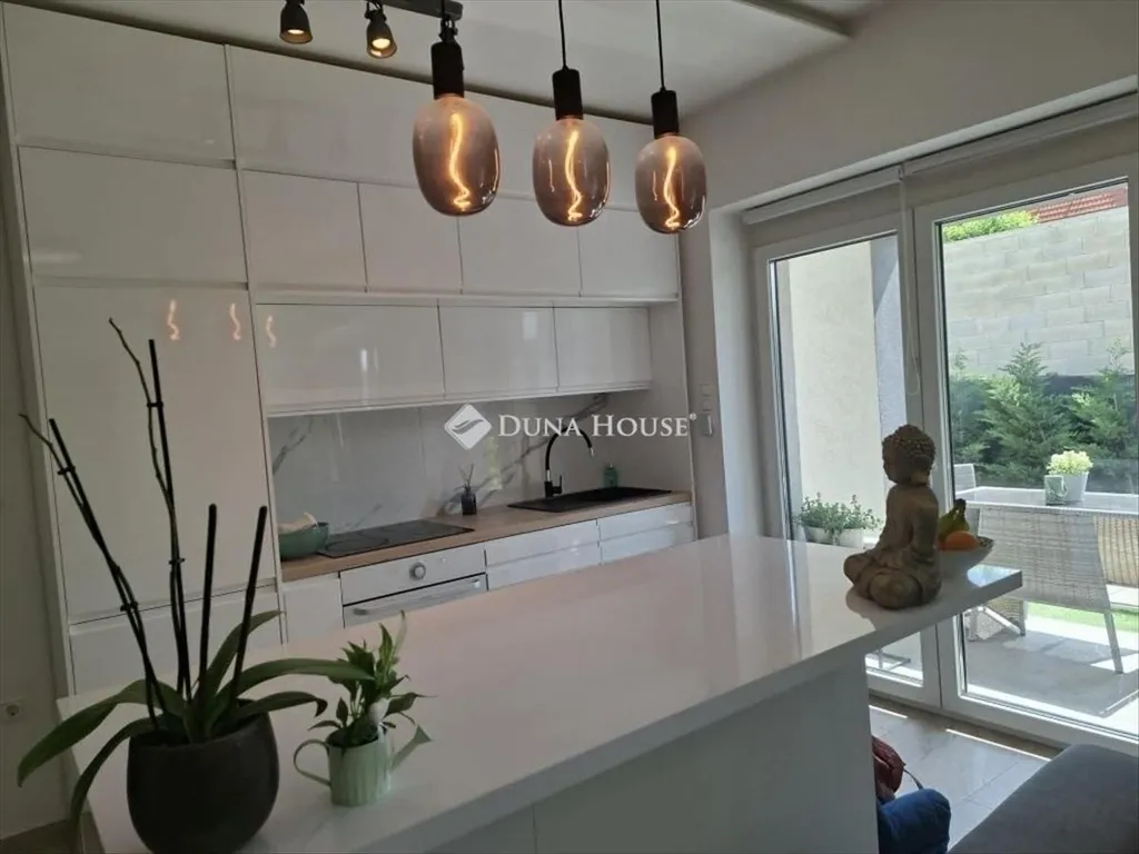 Cuisine - Modern Apartment with Garden in Újhartyán