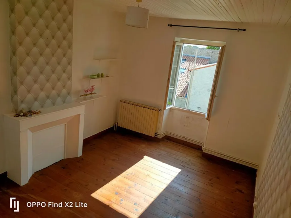 Pièces - Maison en Pierre à Rénover avec Terrain à Surgères