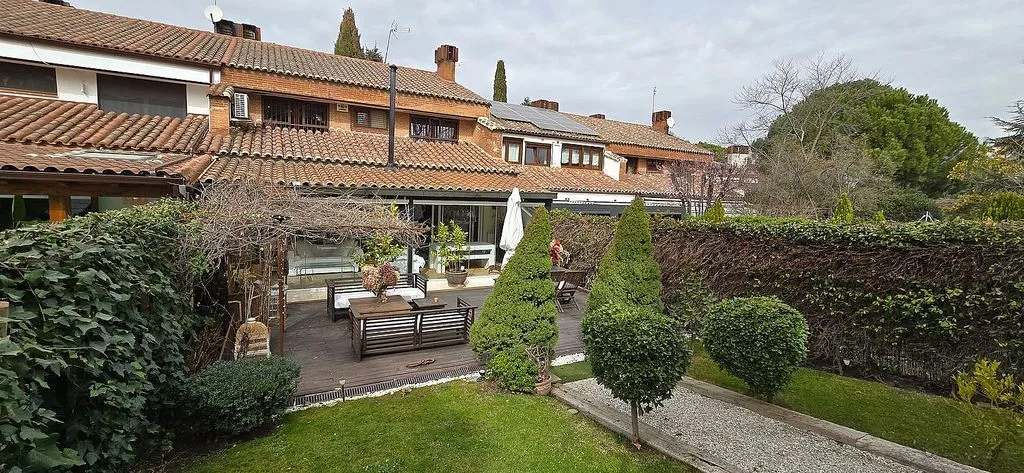 Aed - Semi-detached House with Pool in Montepríncipe