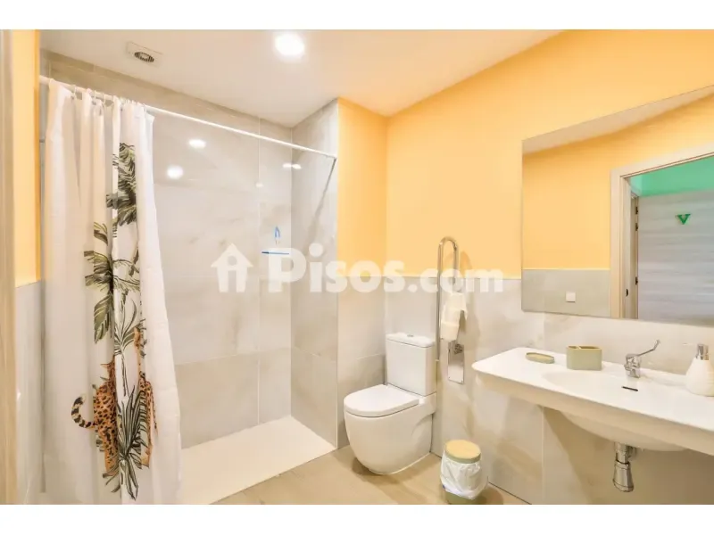 Salles de bain - Rustic Chalet with Pool in Santiz