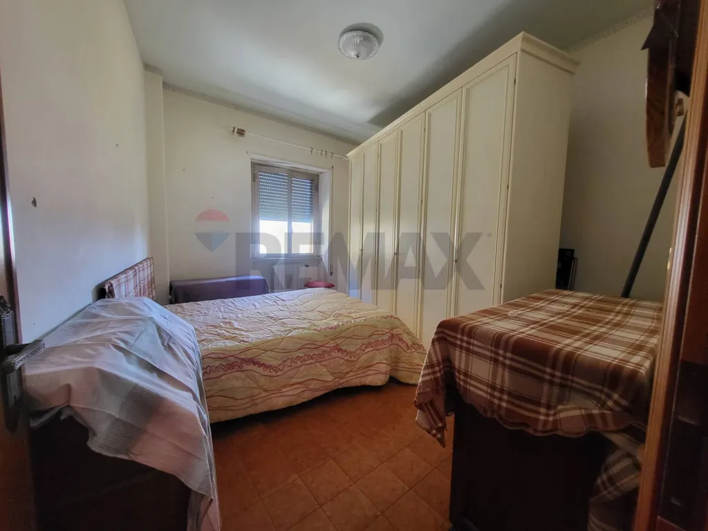 Magamistoad - Second Floor Flat with Balcony in Anzio Centre