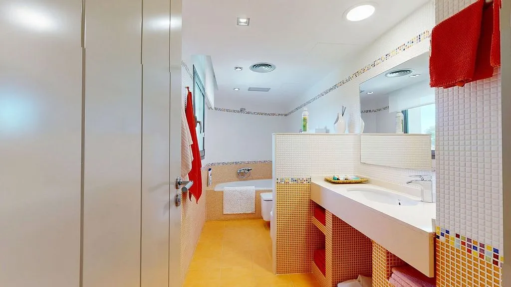 Salles de bain - Chalet with Pool and Terrace in Bonmont