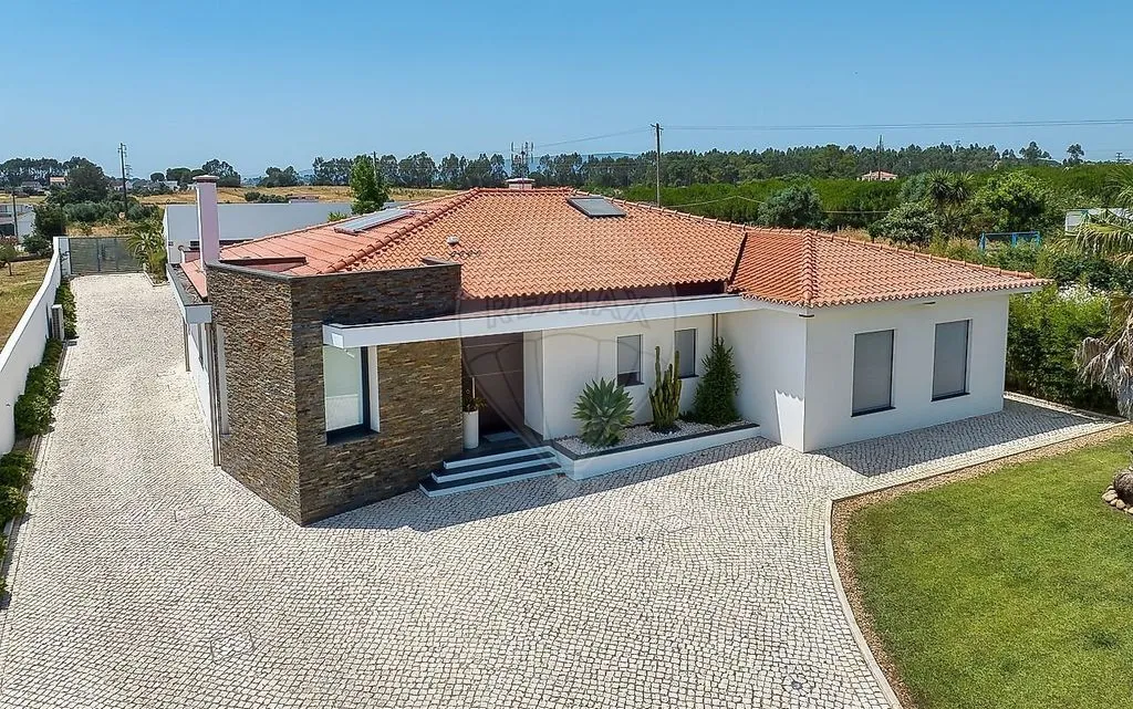 Õhuvaade - Luxury Villa with Extensive Land in Torres Novas
