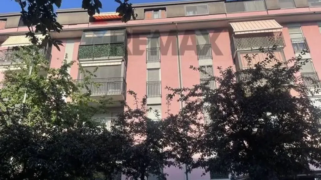 Välivaade - Bright Triplex with Balconies in Opera