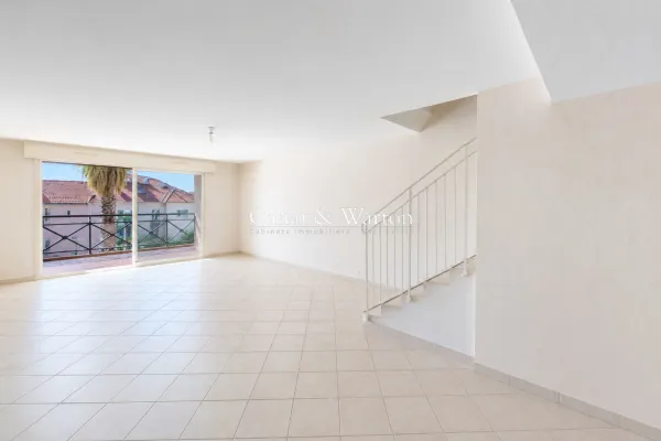 Elutuba - Top-Floor Seaside Apartment with Terrace