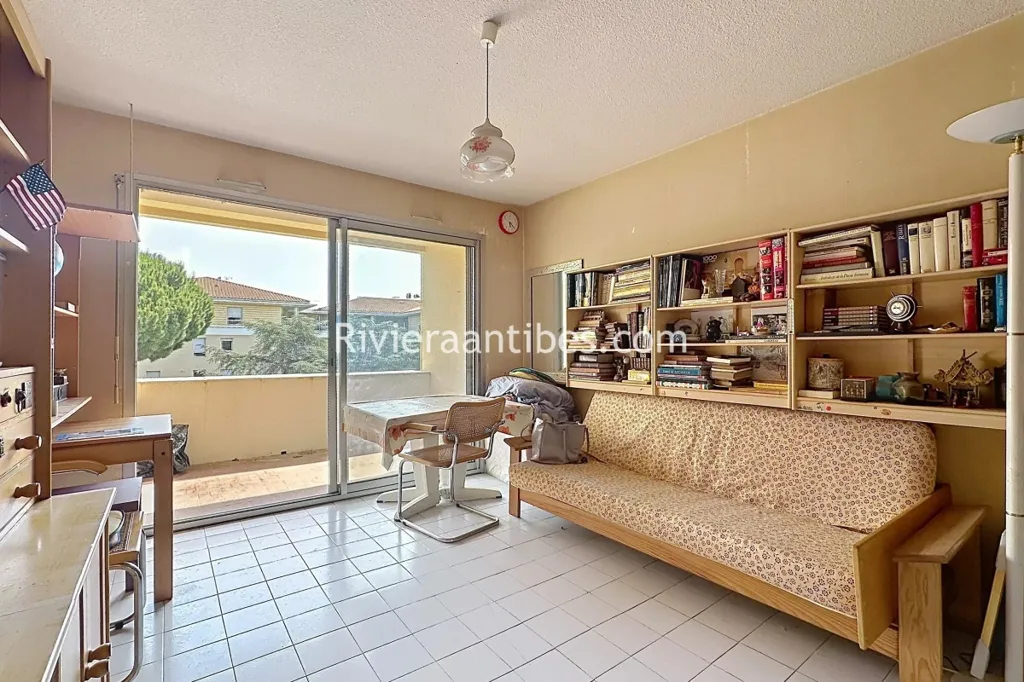 Chambres - Studio Lumineux avec Piscine à Antibes