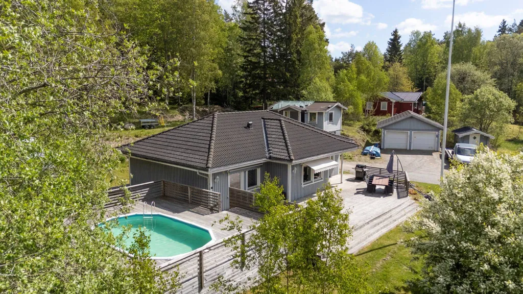 Vue aérienne - Villa with Pool Deck in Countryside