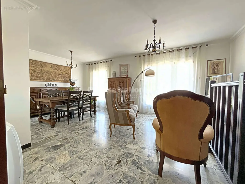 Sala da pranzo - Modular Family House with Garden in Raphèle-les-Arles