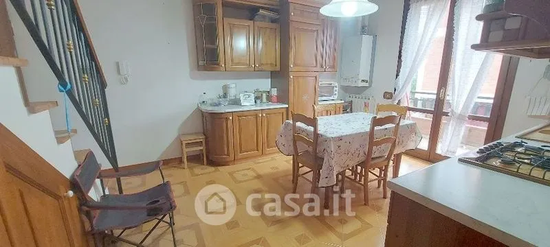 Salle à manger - Two-Storey Apartment with Balcony in Serramazzoni