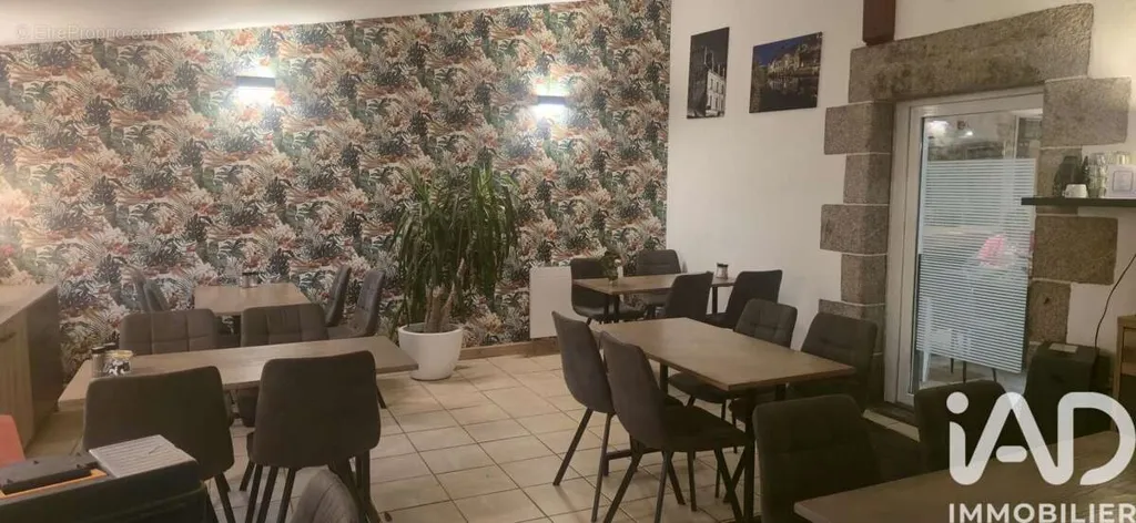 Ärihoone asukohas Moreac