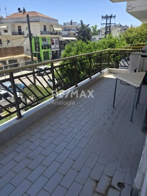 Balcon - Office Space with Unobstructed View in Thermi