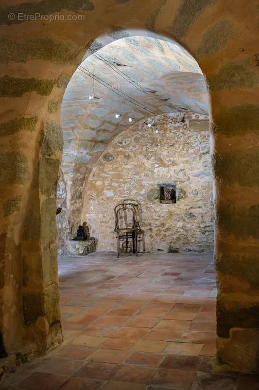 Toad - Charming Ensemble with Village Views near Uzès