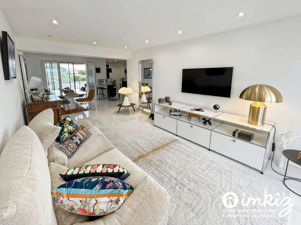 Soggiorno - Sea View Apartment with Terrace in Bandol