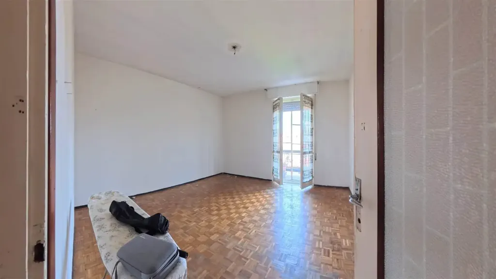 Pièces - Apartment with Balcony in Casalpusterlengo