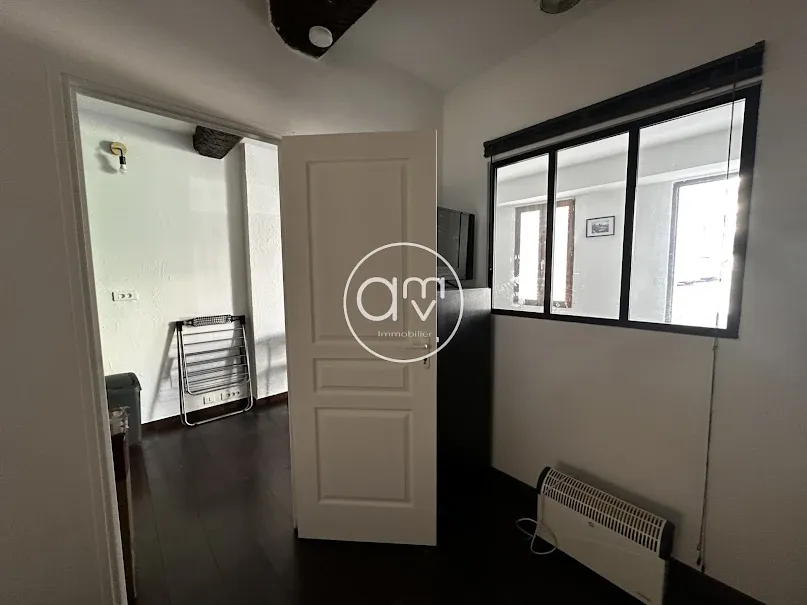 Rooms - Furnished Flat in Saint-Roch, Toulon