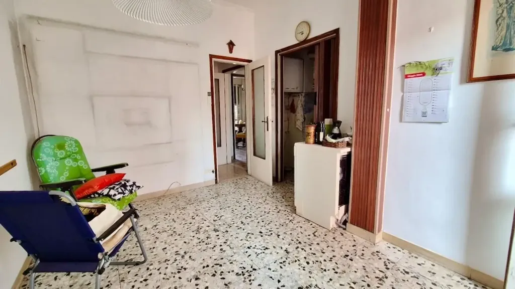 Esik - Apartment with Balcony in Pisa
