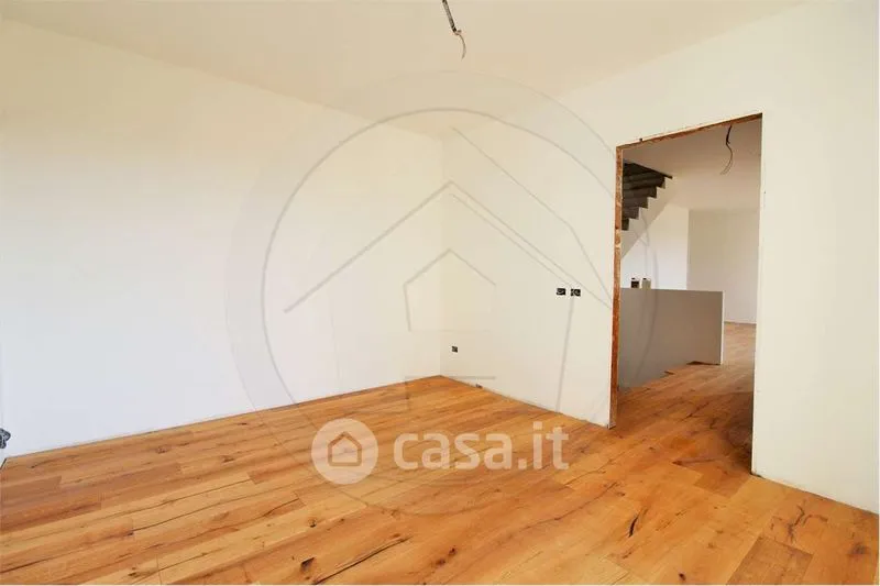 Elutuba - Contemporary Villa with Private Garden in Mariano Comense