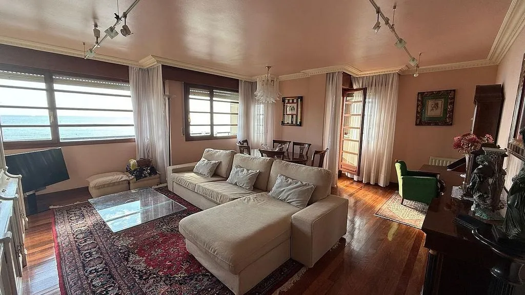 Séjour - Apartment with Pool and Sea View in Castro Urdiales