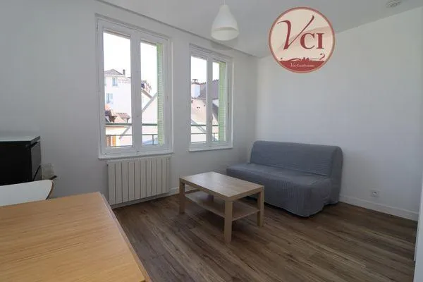 Séjour - Studio Rénové à Vichy, Proche Centre