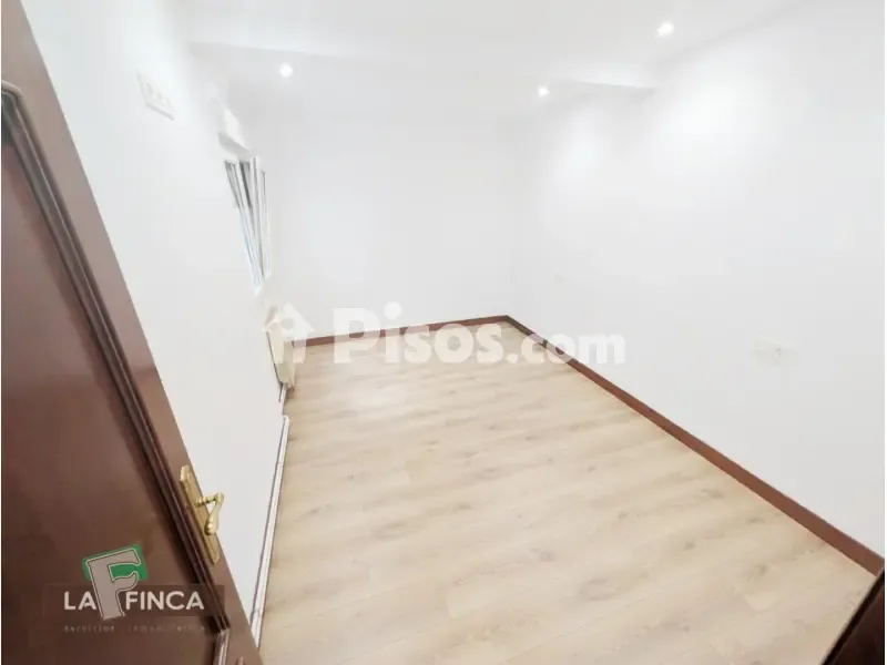 Rooms - Apartment with Lift in Teatinos - Pumarín