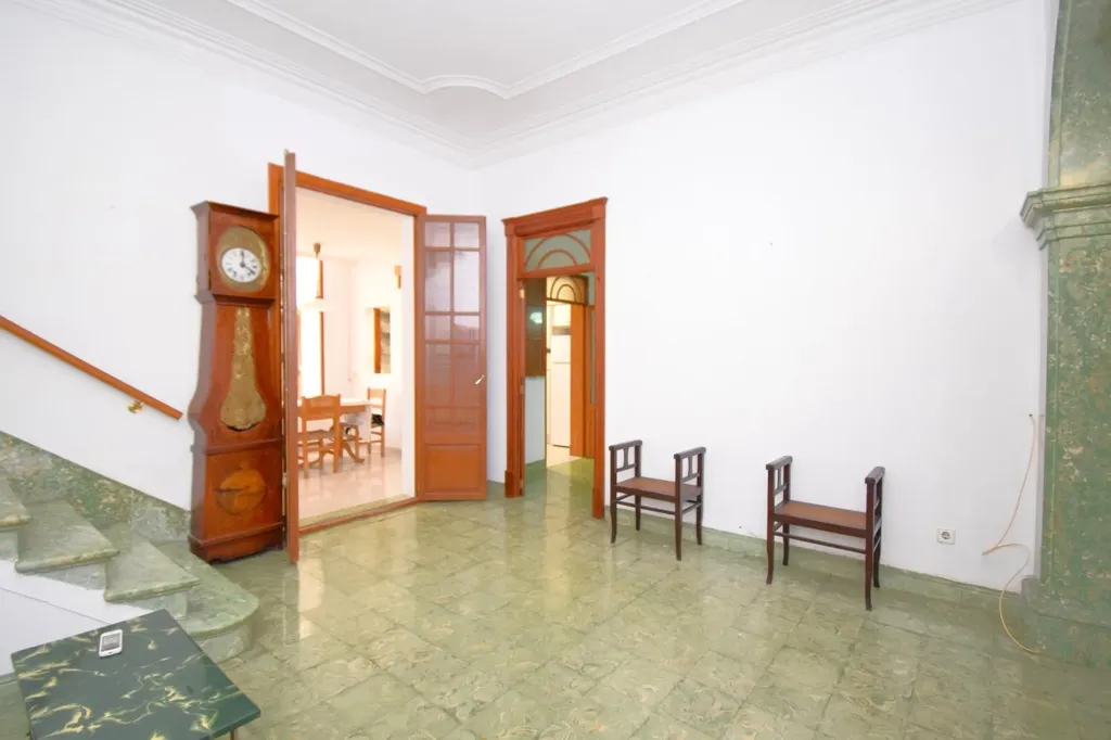 Esik - Charming Townhouse with Garage in Muro
